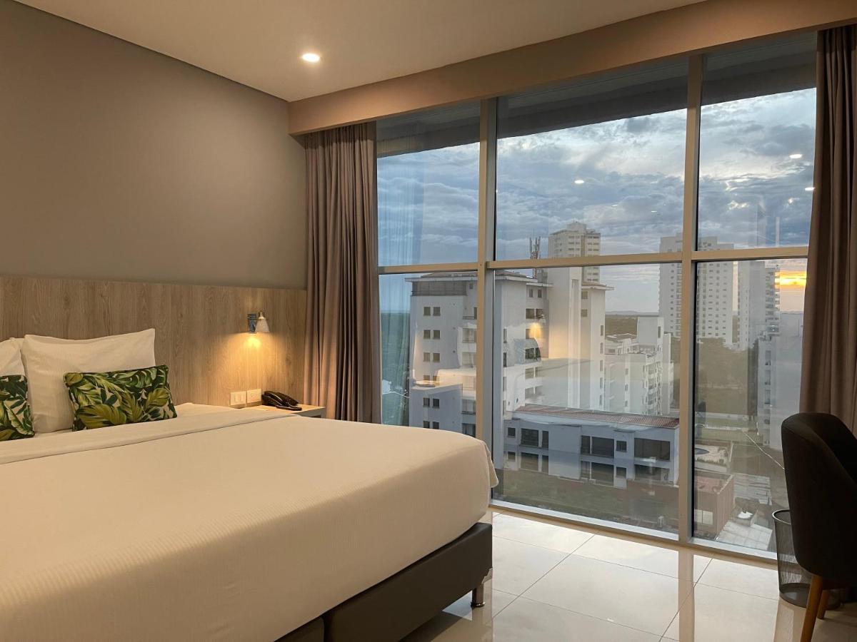 Hotel Sexta Avenida Inn มอนเตริอา ภายนอก รูปภาพ