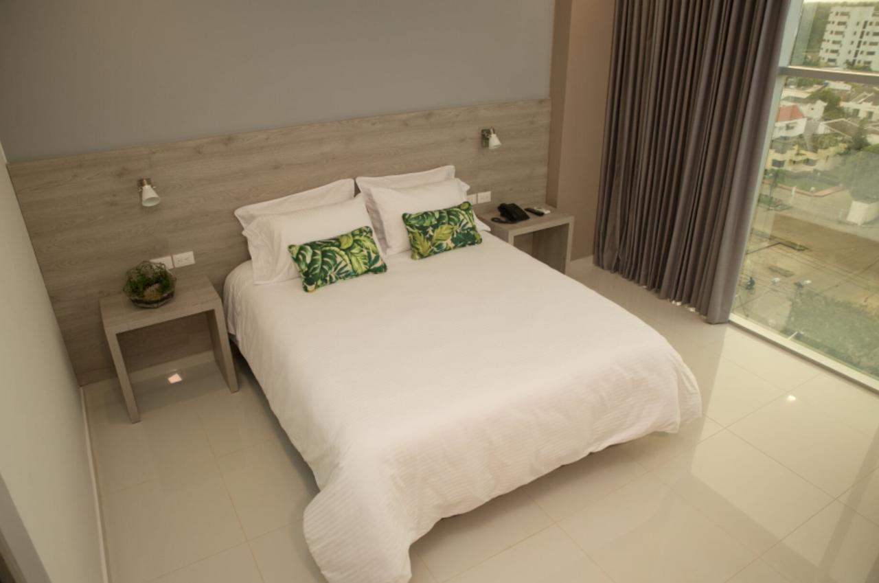 Hotel Sexta Avenida Inn มอนเตริอา ภายนอก รูปภาพ