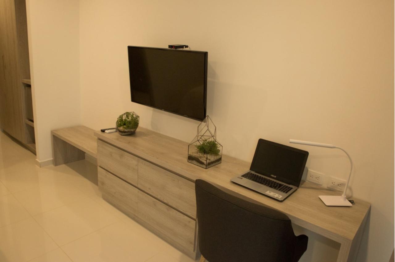 Hotel Sexta Avenida Inn มอนเตริอา ภายนอก รูปภาพ