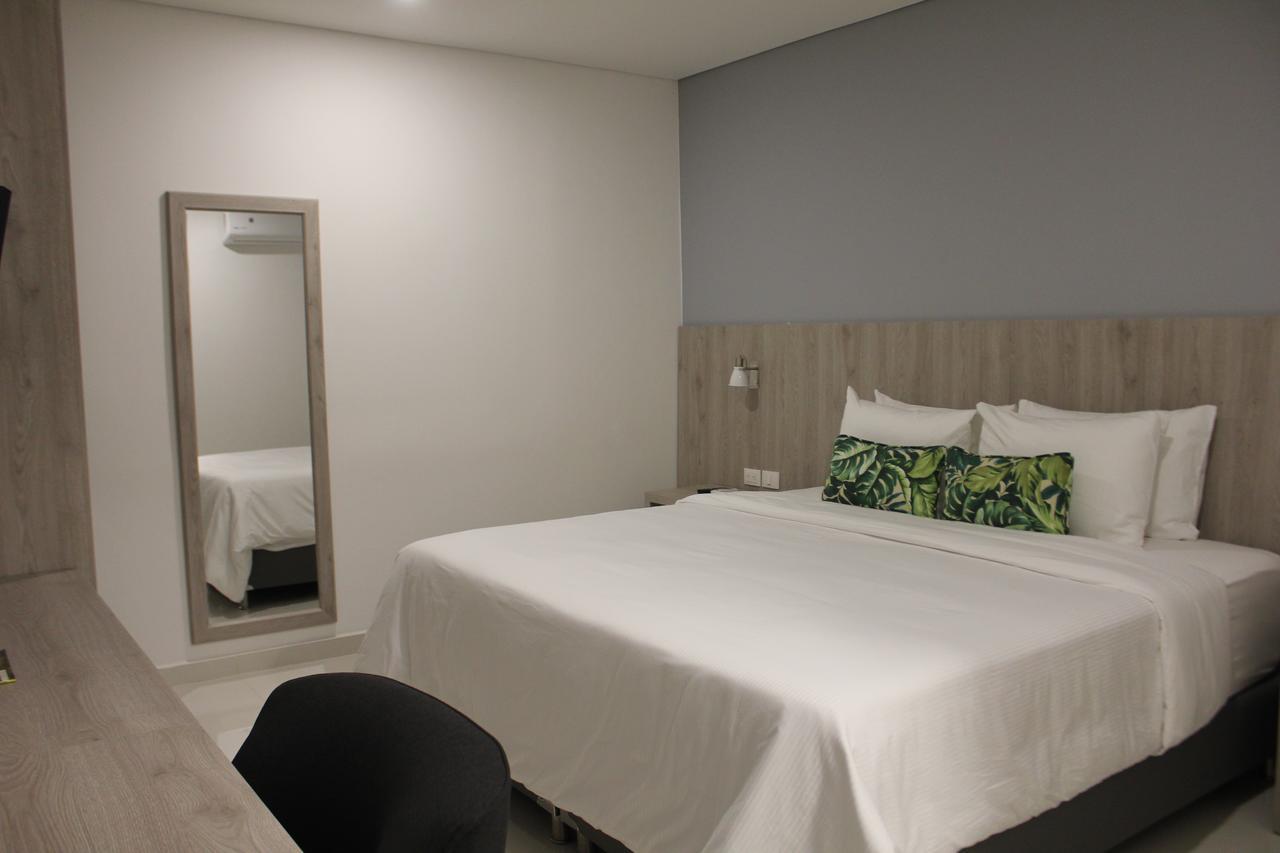 Hotel Sexta Avenida Inn มอนเตริอา ภายนอก รูปภาพ