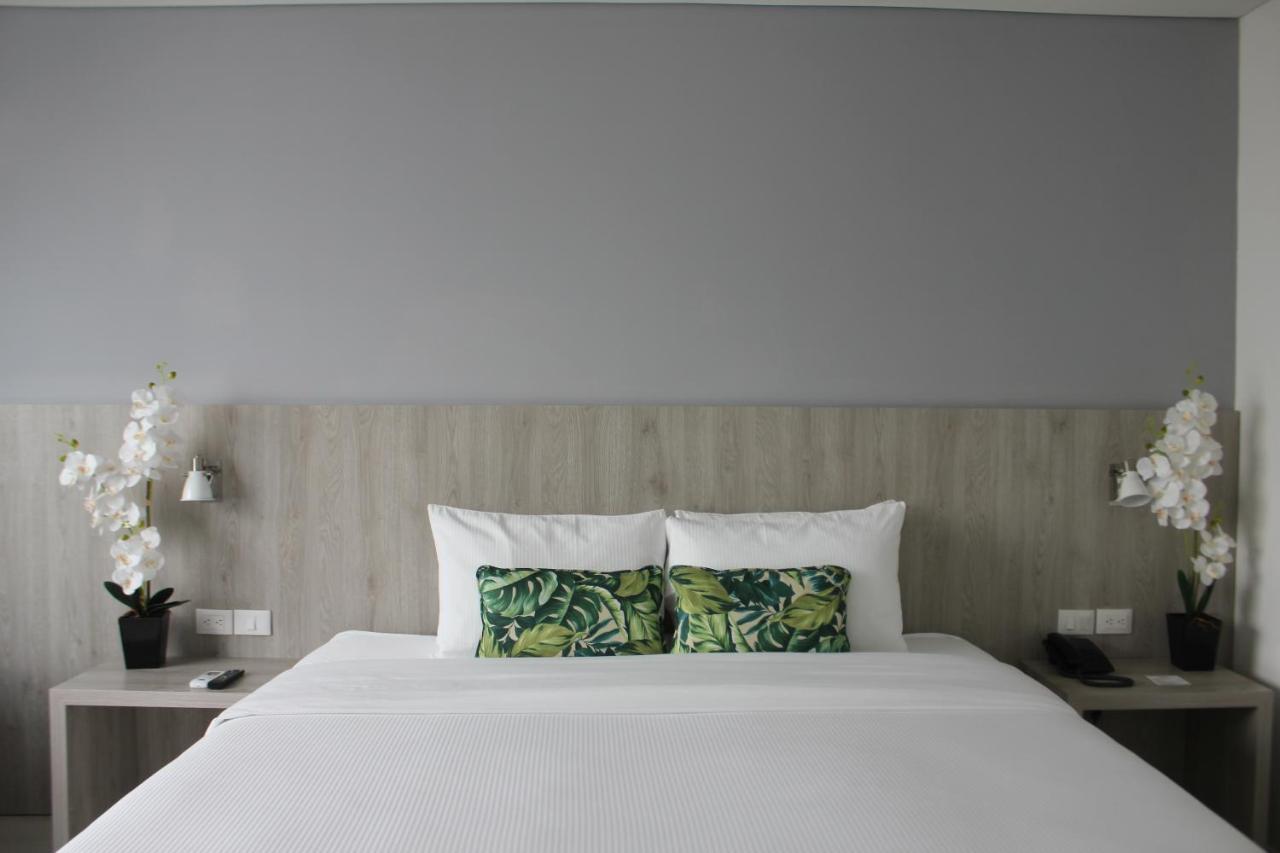 Hotel Sexta Avenida Inn มอนเตริอา ภายนอก รูปภาพ
